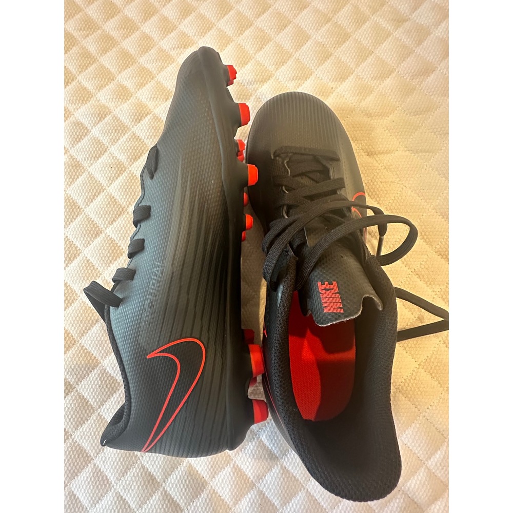 Nike Mercurial Vapor 13 Academy MG Kids Soccer Cleats Black Red size 3Y